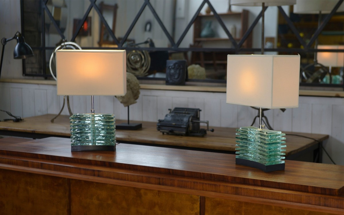 Paire de lampes brutalistes en verre brut et abat jour beige 1960's