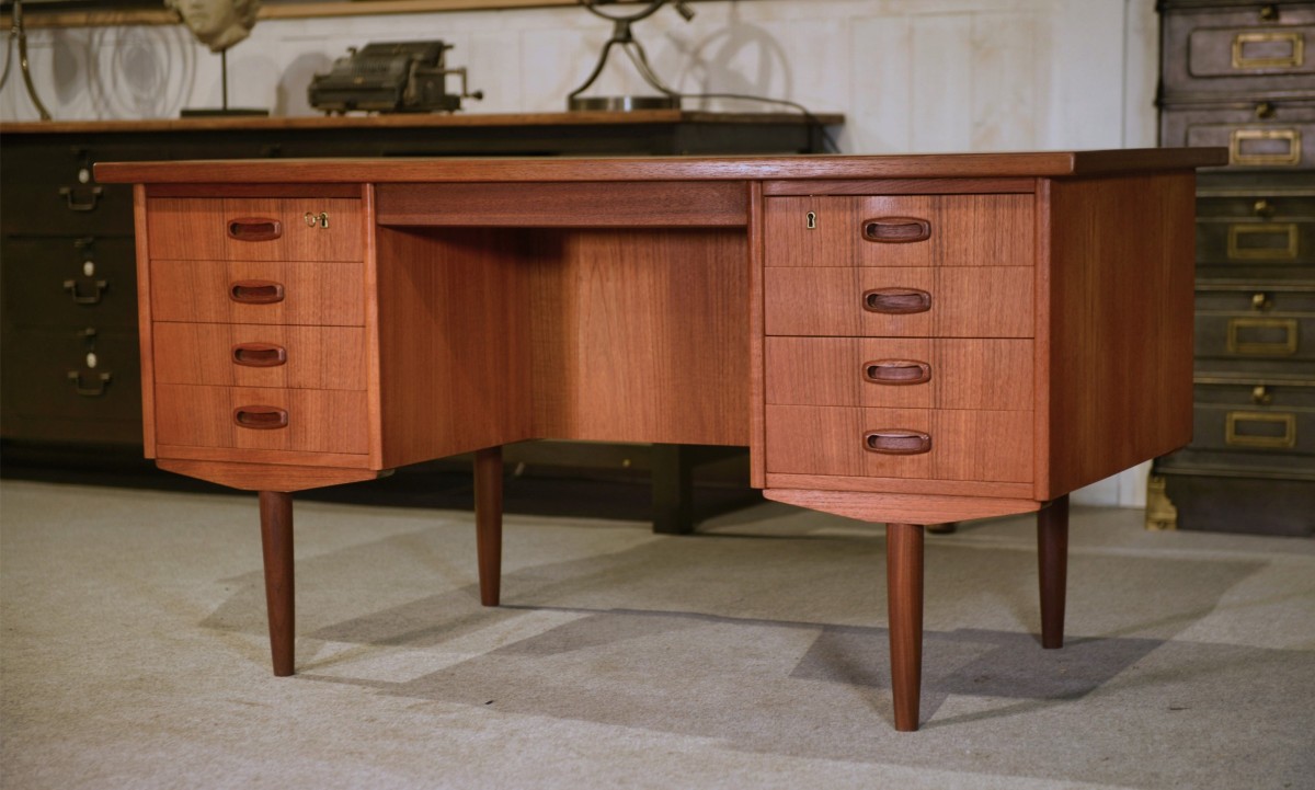 Bureau scandinave en teck édité par Samcom Danemark 1960's