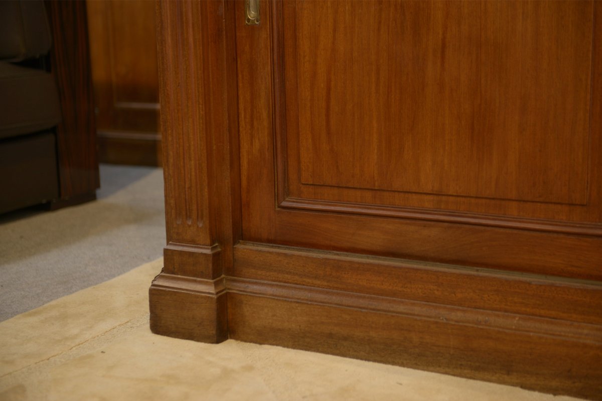 1920s Mahogany Cabinet With Three Sliding Doors-photo-3