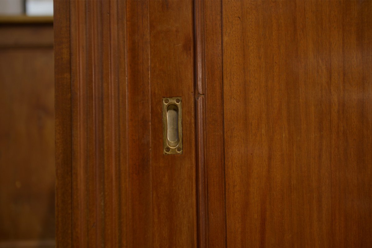 1920s Mahogany Cabinet With Three Sliding Doors-photo-8
