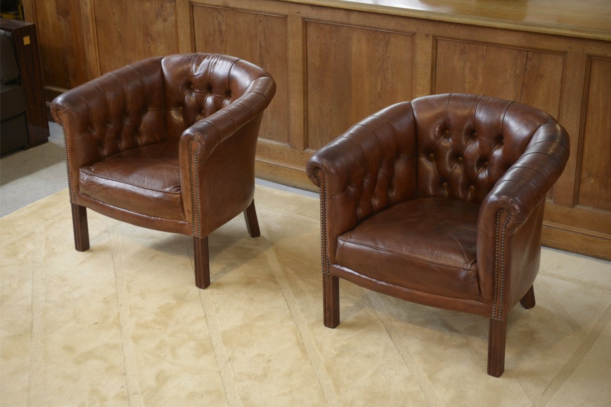 Paire de fauteuils Club capitonnés en cuir-photo-3