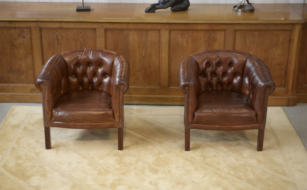Paire de fauteuils Club capitonnés en cuir-photo-5