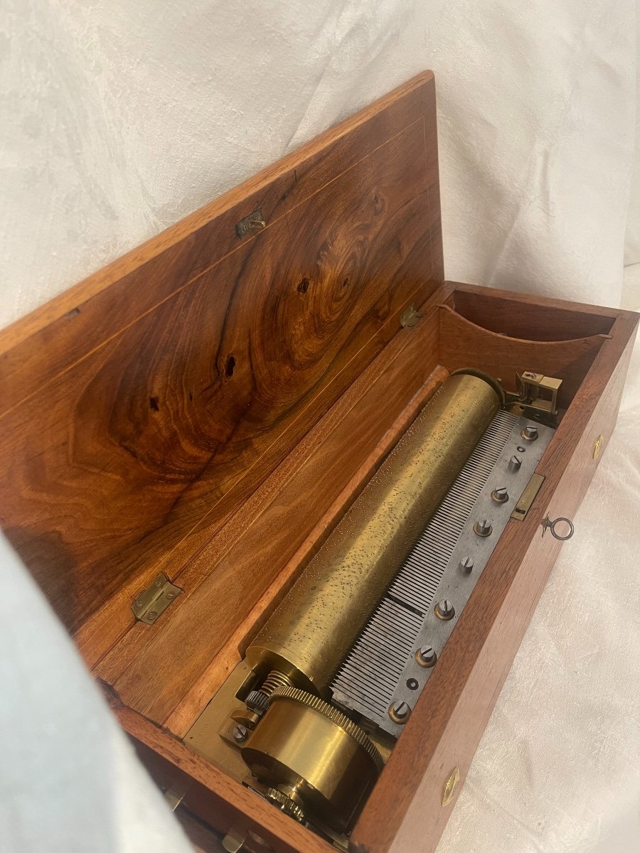 6 Tunes Mechanical Music Box In Inlaid Box-photo-4