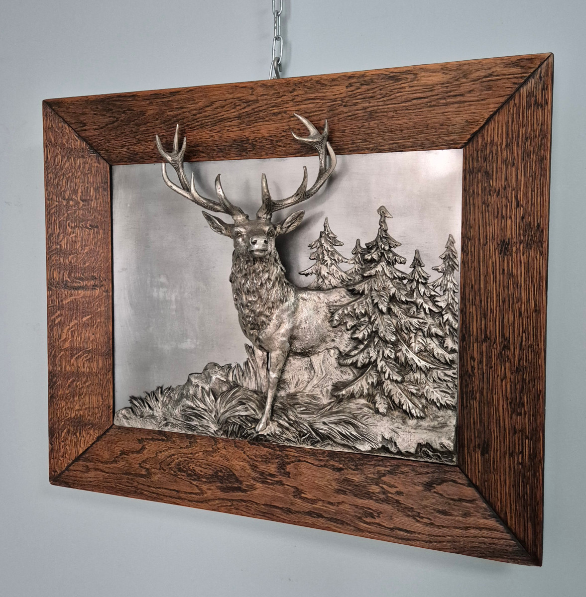 Cerf: Tableau  Argenté En Relief.