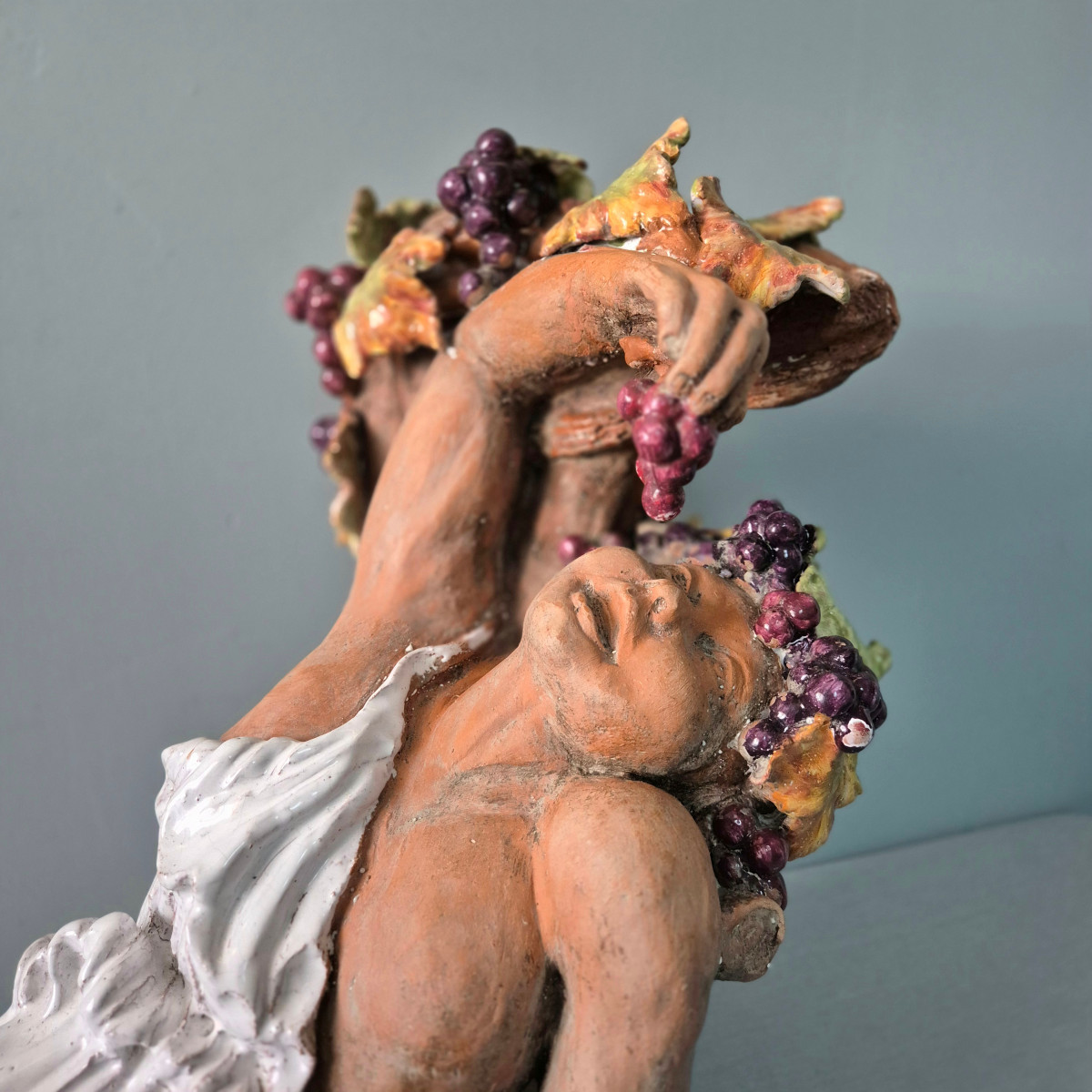 Bacchus ou Dyonisos en terre cuite émaillée.-photo-3