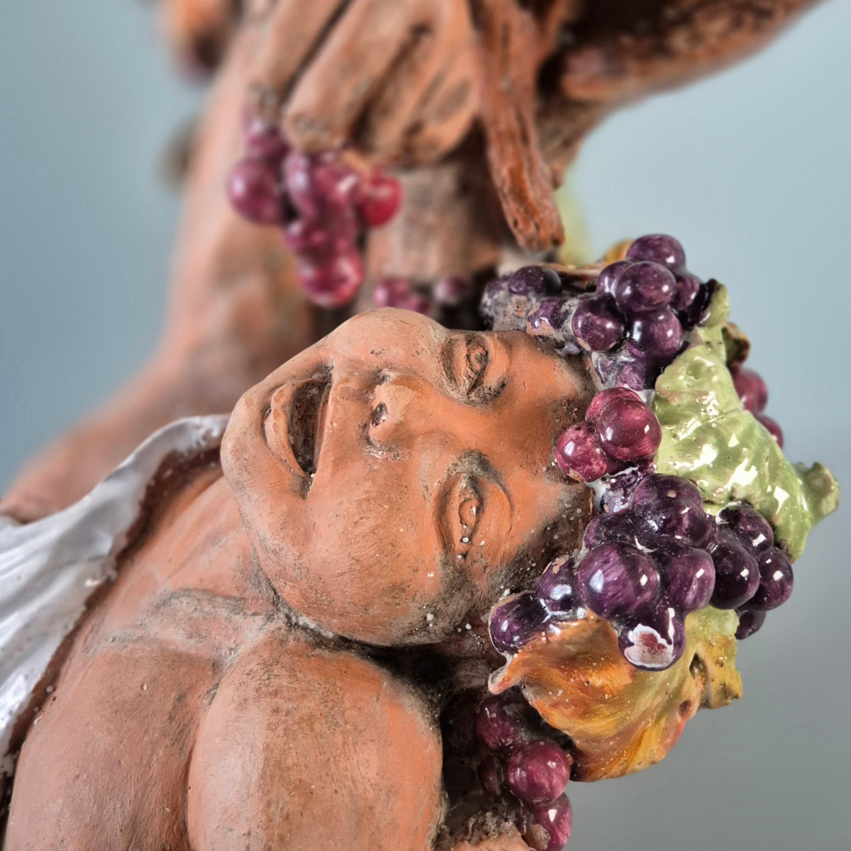 Bacchus ou Dyonisos en terre cuite émaillée.-photo-1