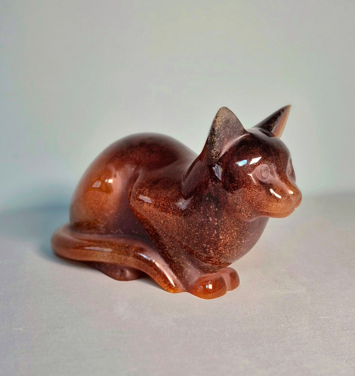 Grand chat en pâte de verre: Daum.
