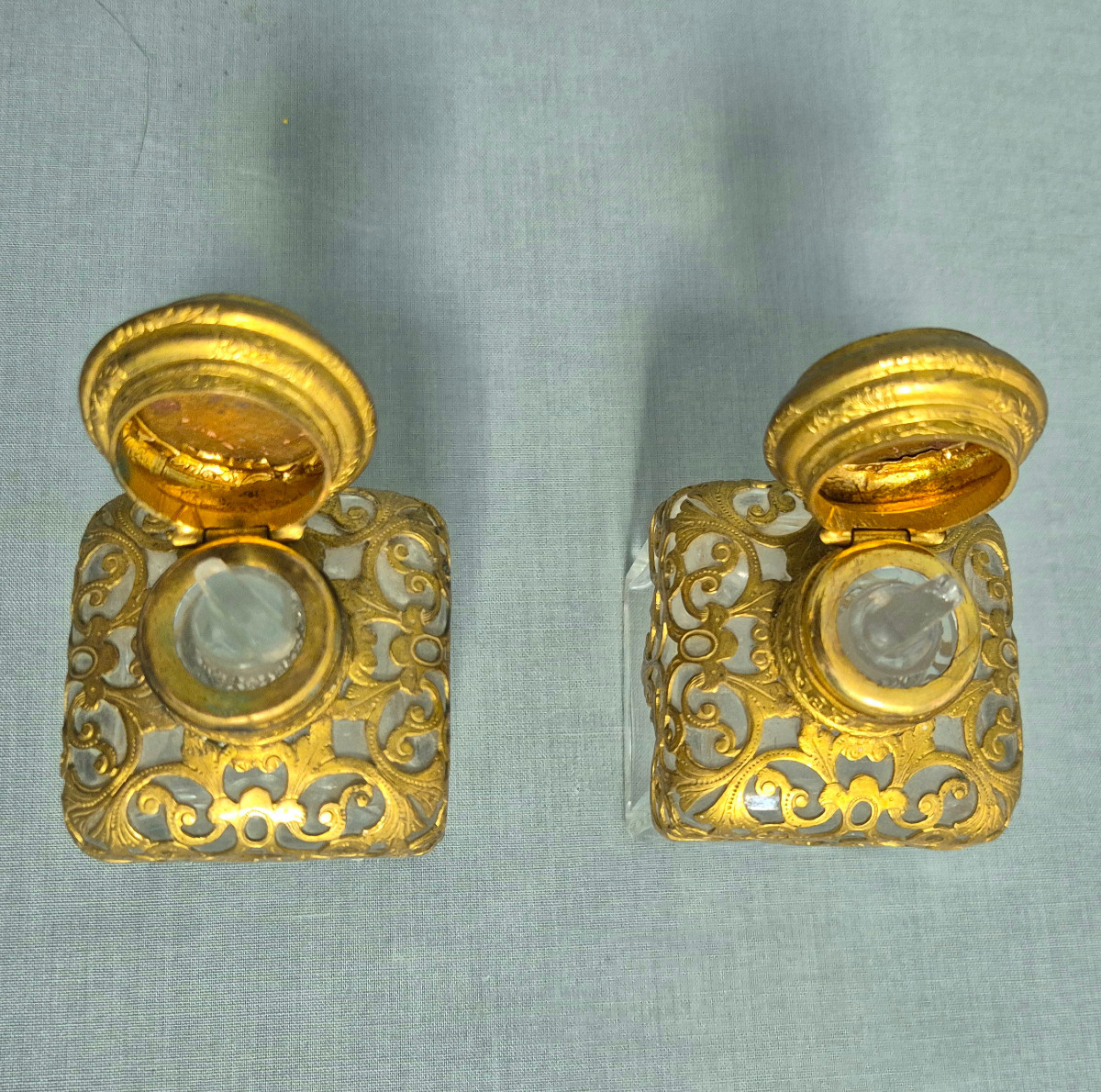 Pair Of Scent Bottles: 19th Century Crystal.-photo-2