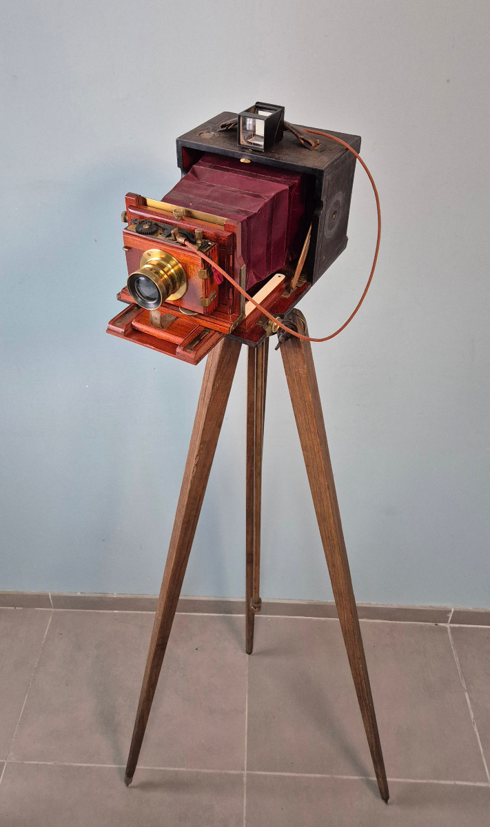 Folding Camera: Jonte Deloye, Paris.-photo-3