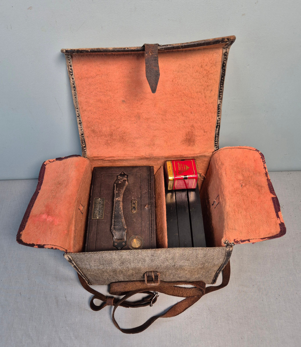 Folding Camera: Jonte Deloye, Paris.-photo-6