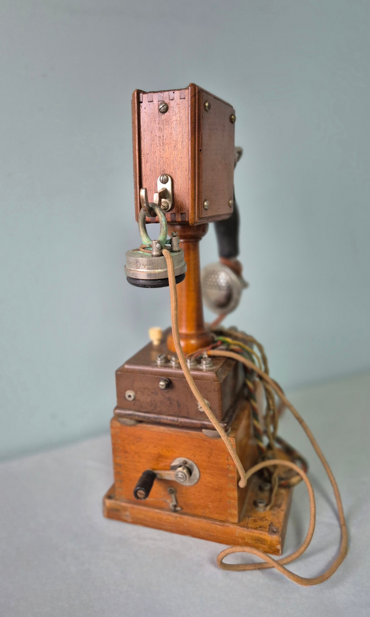 Ancien téléphone  Eurieult:  1900.-photo-2