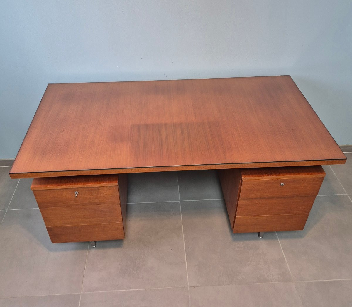 Bureau plat en teck.-photo-3