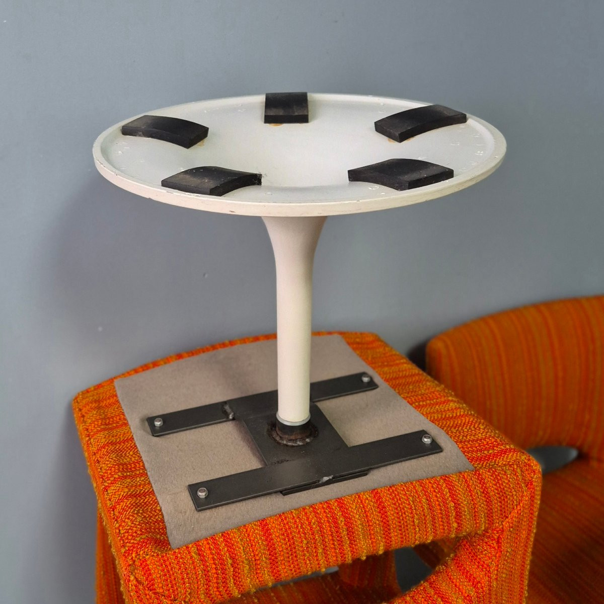 Tulip Chairs From The 1970s.-photo-3