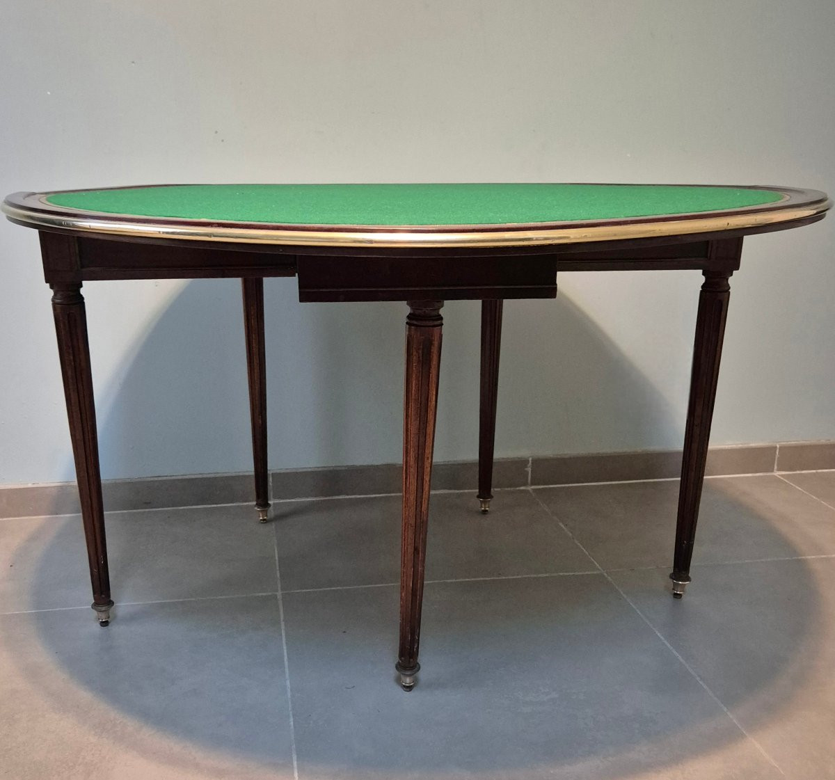 Table à jeux semi-circulaire. -photo-4