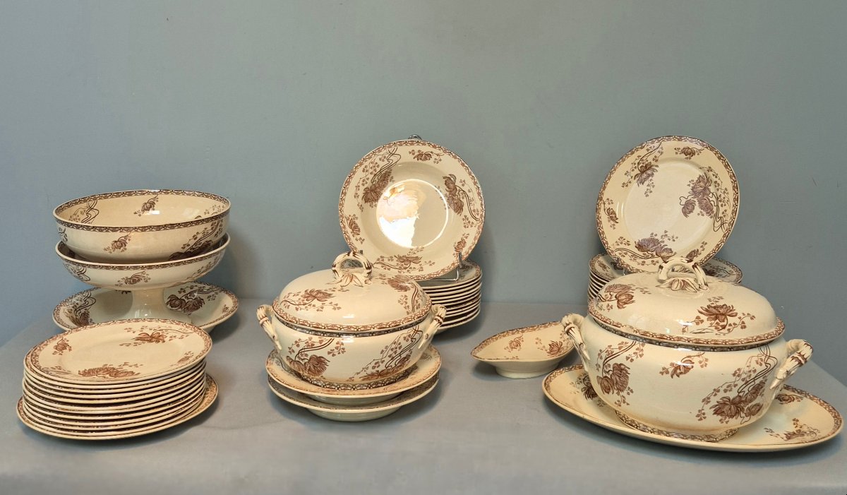 Sarreguemines Dinner Service. Royat Model.