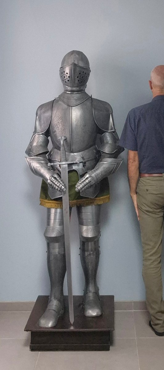 Grande armure féodale de chevalier.-photo-3