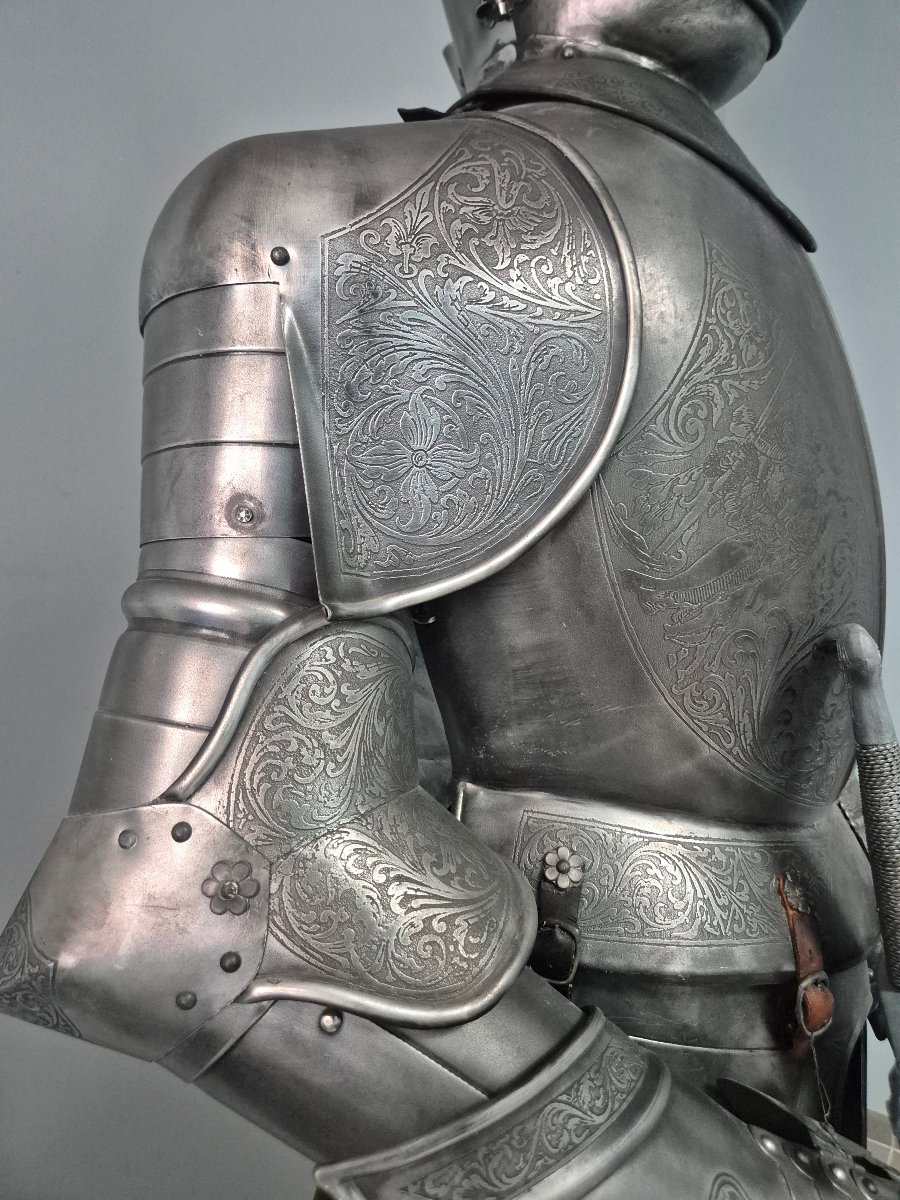 Grande armure féodale de chevalier.-photo-3