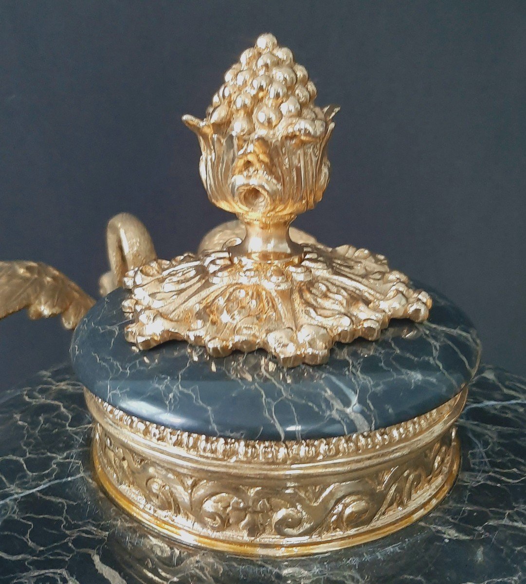 Large Cassolette Or Centerpiece In Marble And Gilt Bronze-photo-2