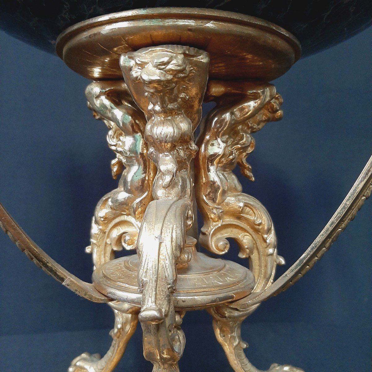 Large Cassolette Or Centerpiece In Marble And Gilt Bronze-photo-3