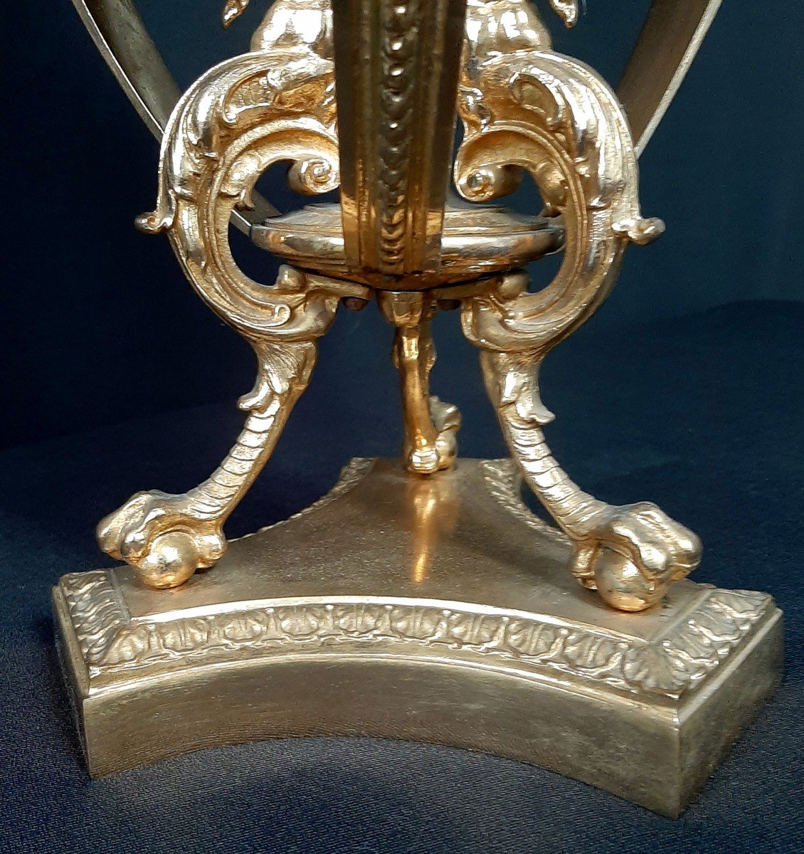 Large Cassolette Or Centerpiece In Marble And Gilt Bronze-photo-4