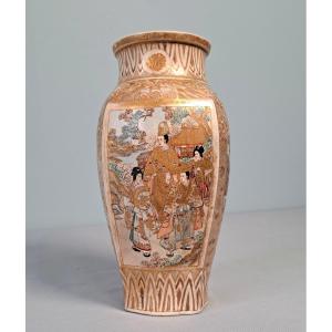 Satsuma: Japanese Vase With Romantic Decors.