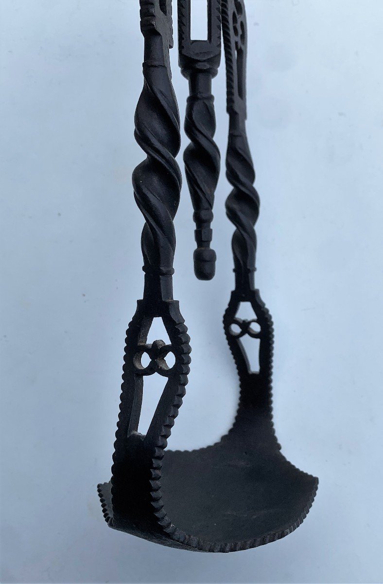 Wrought Iron Chaleil And Its High Period Oil Lamp-photo-1