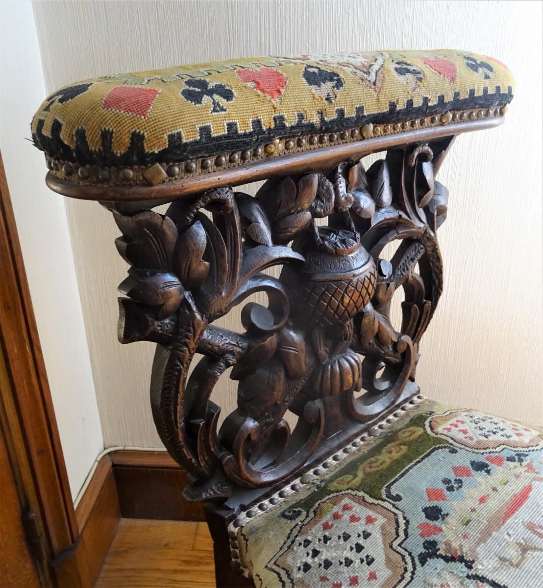 Chaise Ponteuse De Fumeur Et De Joueur De Cartes -photo-3
