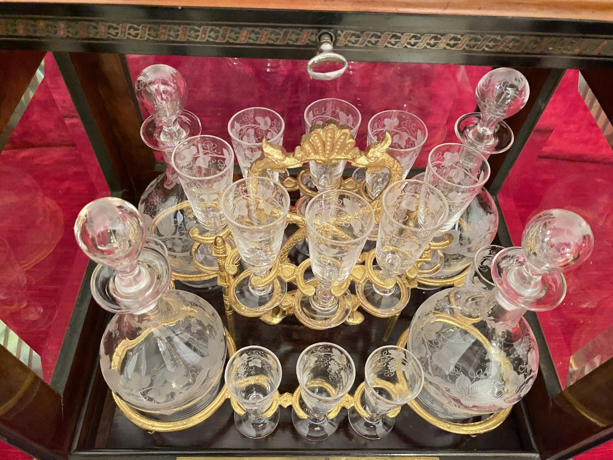 Cave à liqueur Napoléon III en bois précieux et cristal taillé – XIXe siècle-photo-4