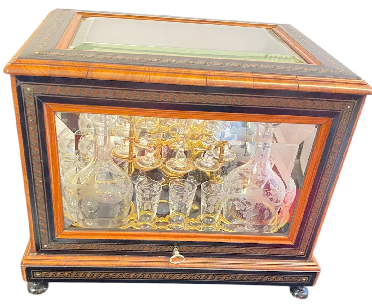 Cave à liqueur Napoléon III en marqueterie, service complet en cristal gravé d’origine, XIXe -photo-2