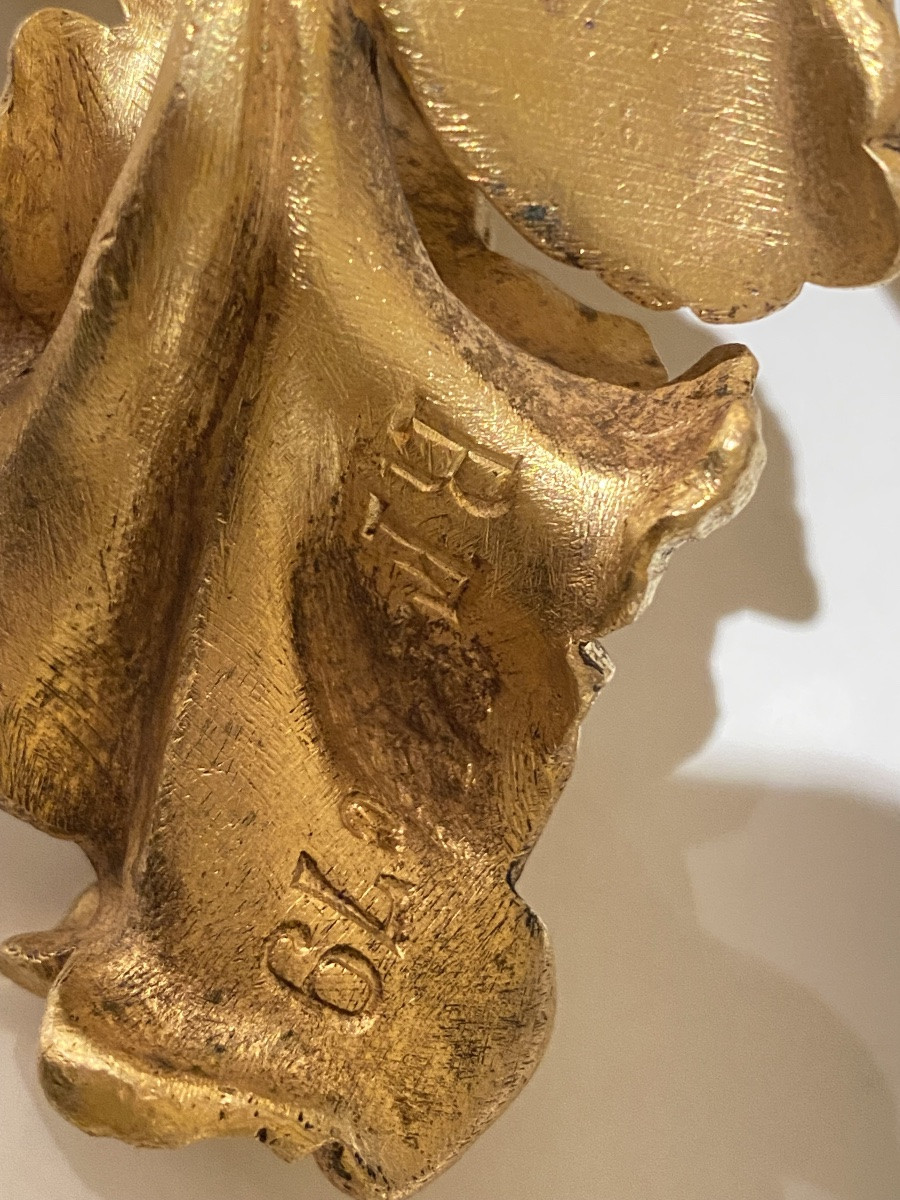  Cartel d’applique et console en vernis Martin, époque Louis XV, cadran signé Montjoye à Paris -photo-4