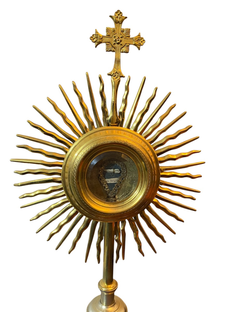 Grand ostensoir reliquaire de Sainte Brigitte en métal doré,  fin XIXe – début XXe siècle.