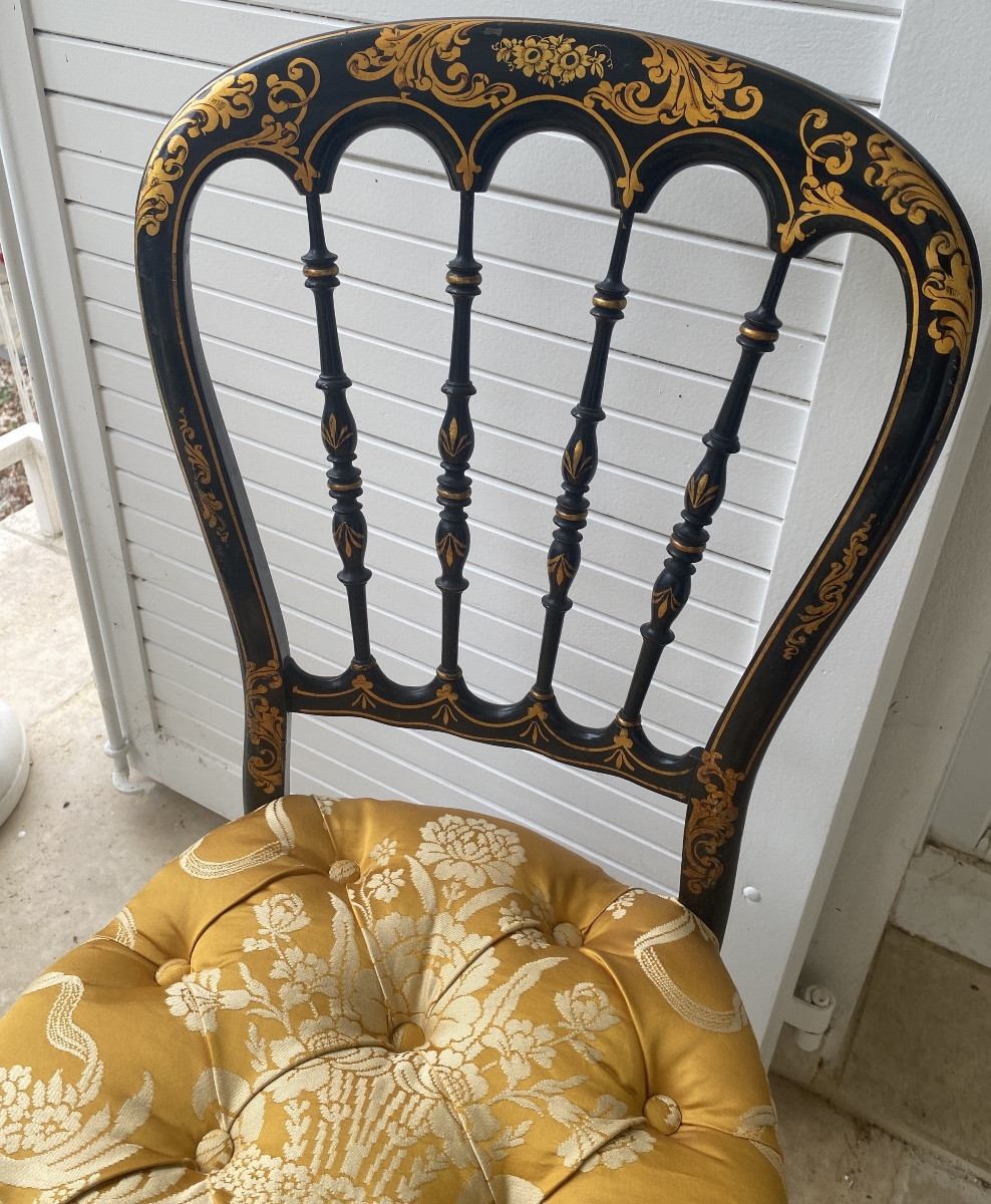 Suite de 4 chaises Napoléon III en bois noirci à décor doré, tapisserie damassée-photo-2