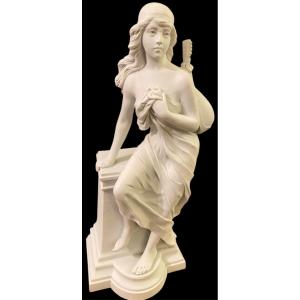 Sculpture en biscuit de porcelaine signée Royer, jeune femme à la mandoline, style néoclassique