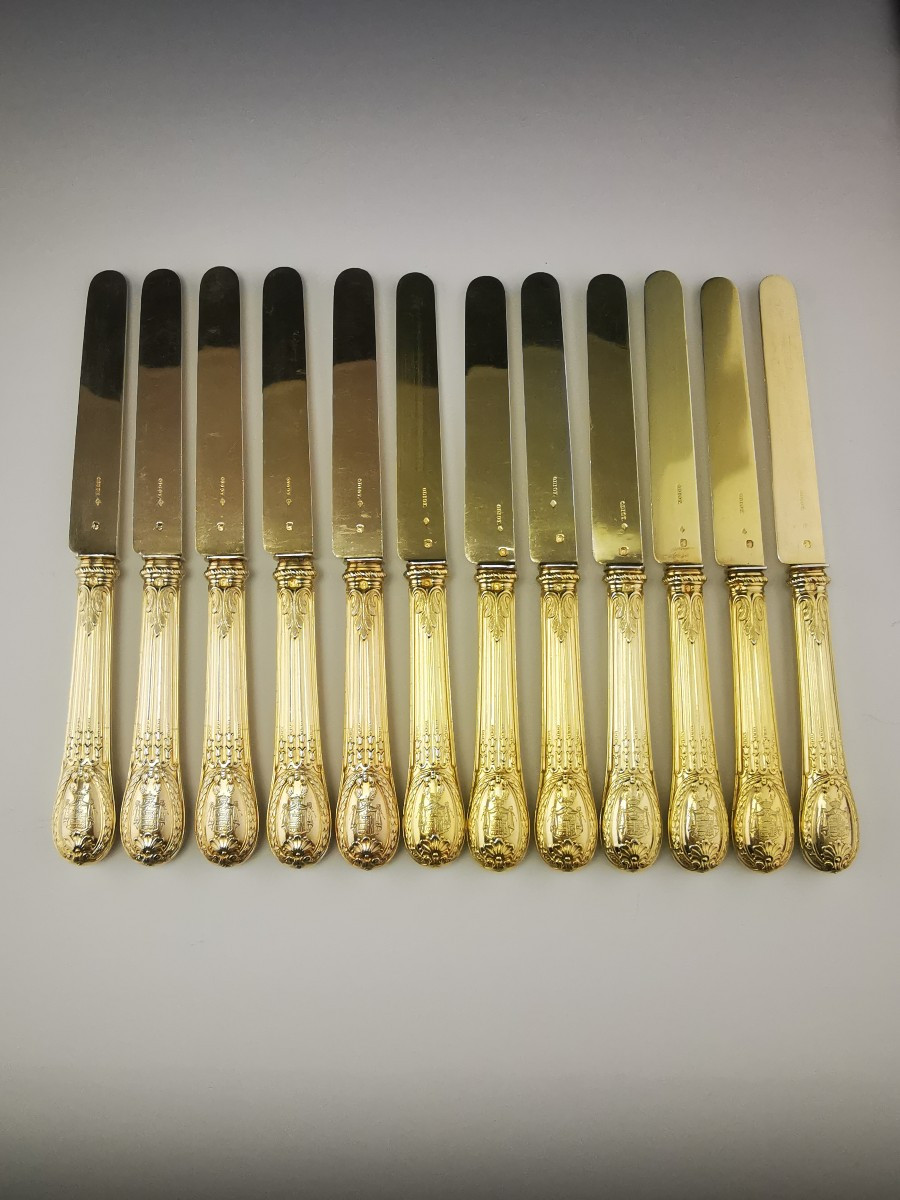 ODIOT "Louveciennes" - 12 Couteaux à dessert en argent vermeil - Armoiries