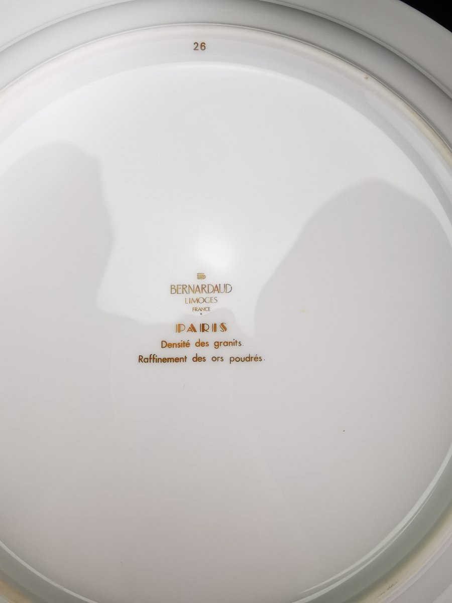 BERNARDAUD LIMOGES – 1 grand plat rond creux modèle “PARIS” - Ø 28,5 cm-photo-2