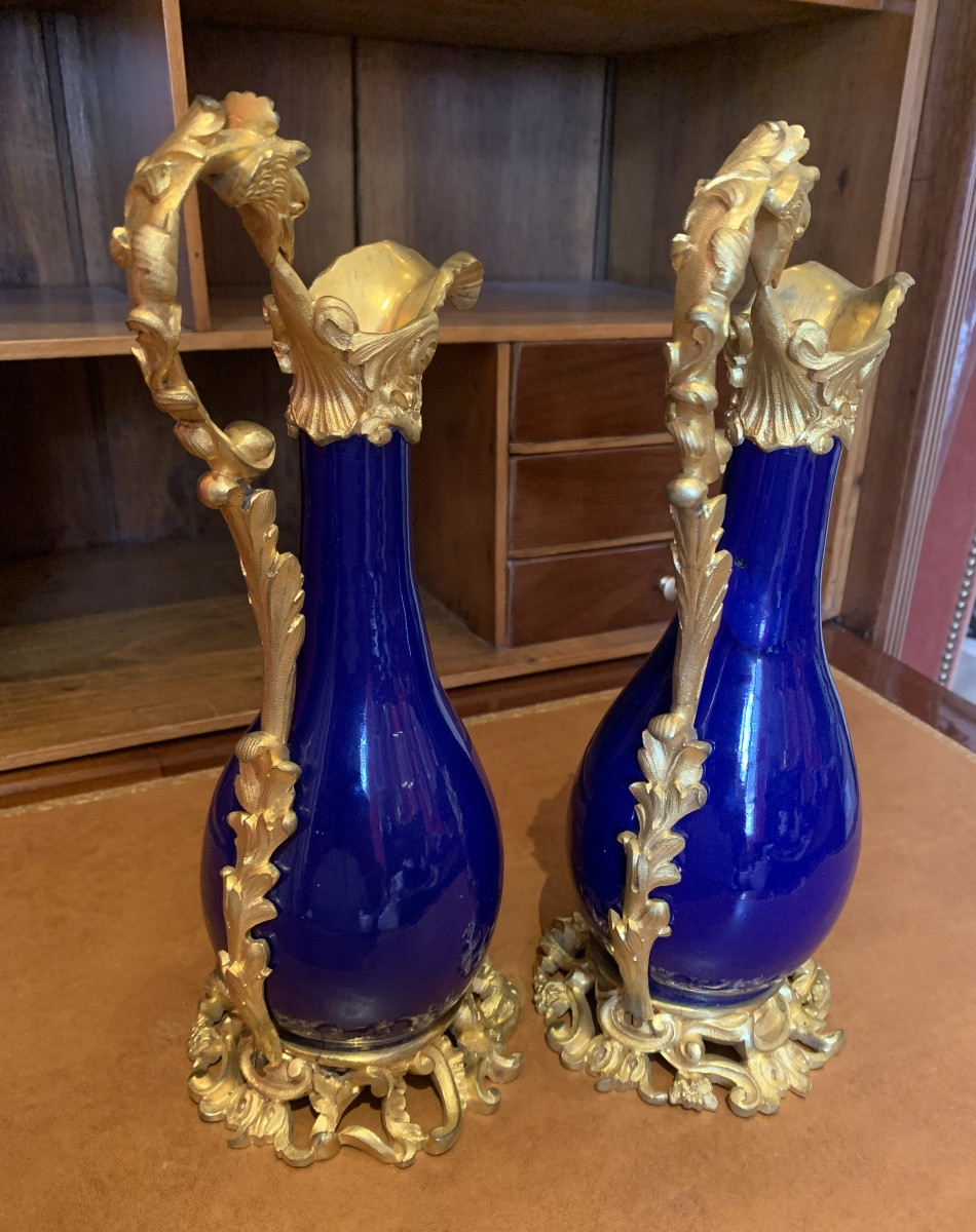 Paire d’aiguieres , porcelaine et bronze doré -photo-1