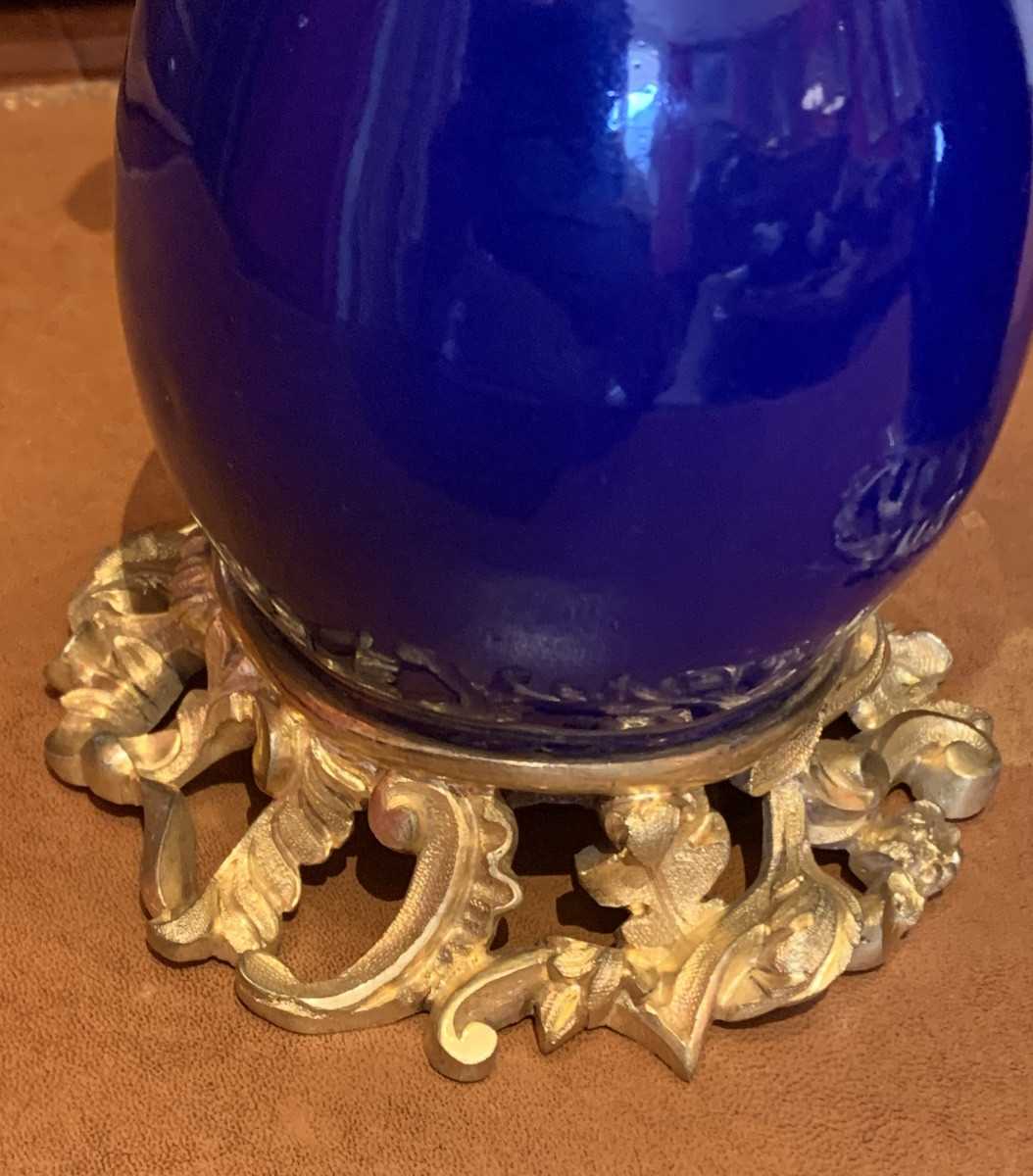 Paire d’aiguieres , porcelaine et bronze doré -photo-5