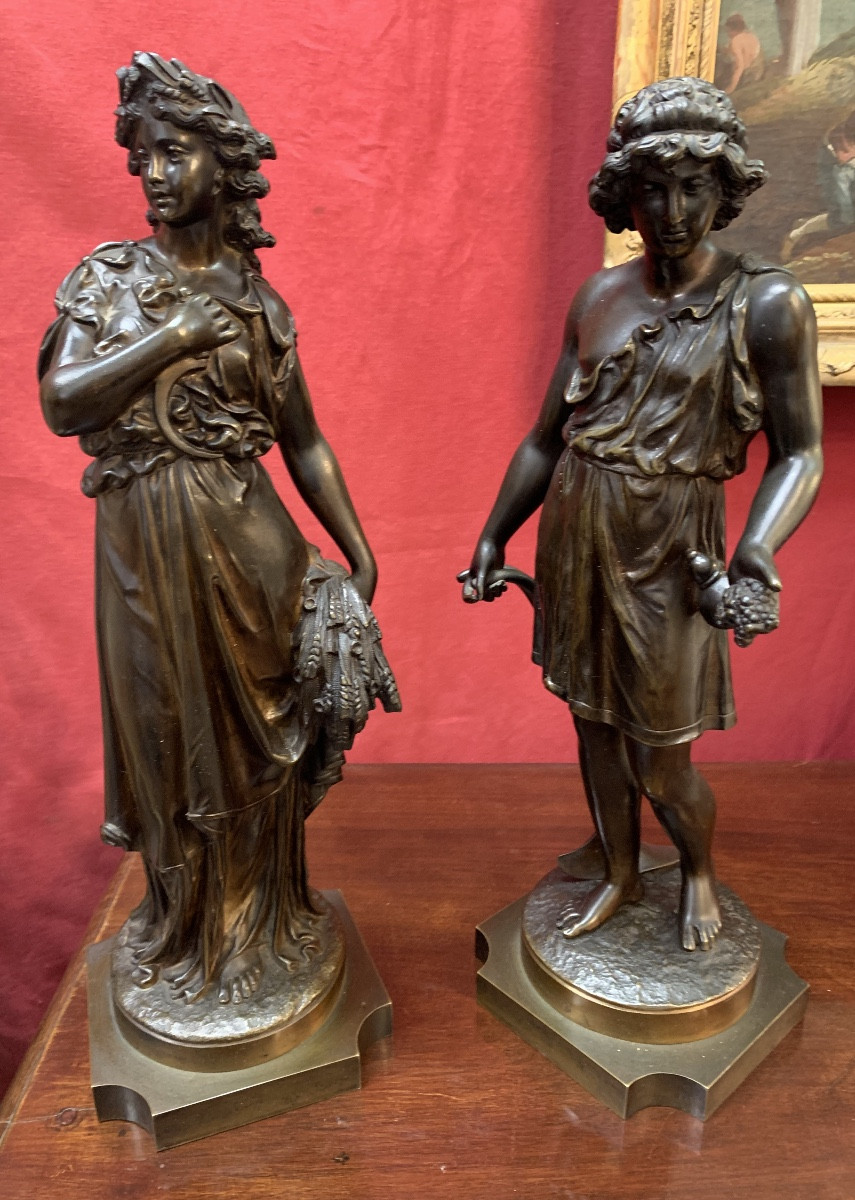 Paire de sujets en bronze par Denise Delavigne