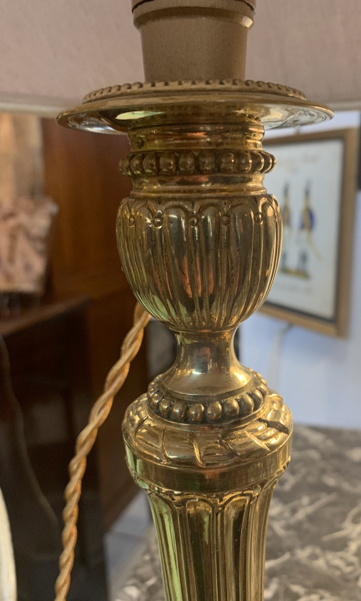 Paire de bougeoirs Louis XVI montés en lampes -photo-2