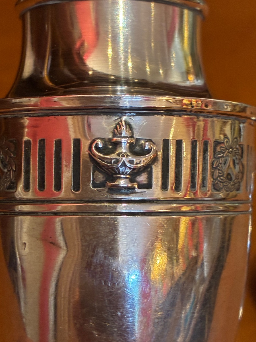 Solid Silver Shaker -photo-2