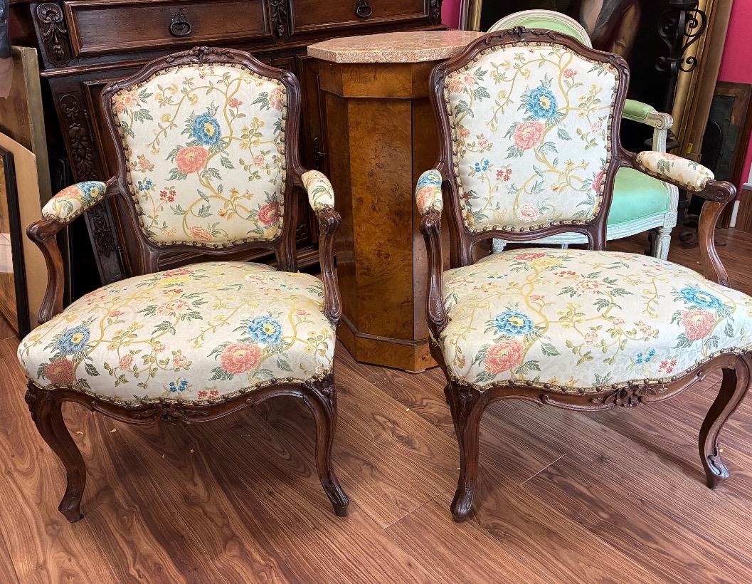 Pair Of Louis XV Cabriolets By Avisse 