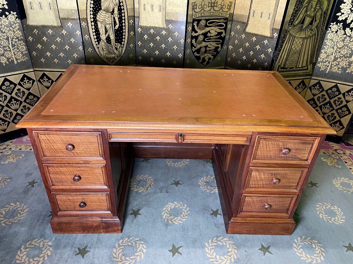 Minister's Office With Walnut Boxes-photo-2