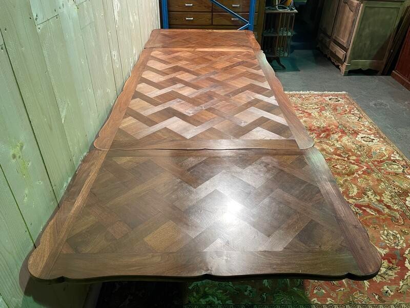 Louis XV Style Italian Table In Carved Oak-photo-1