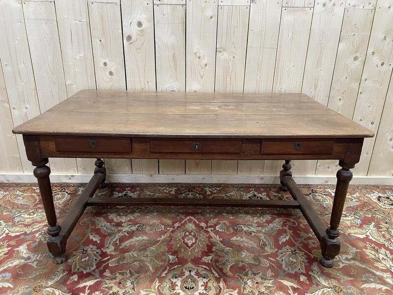 Bureau De Style Louis XIII En Noyer -photo-1