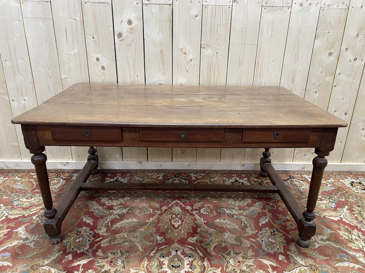 Bureau De Style Louis XIII En Noyer 