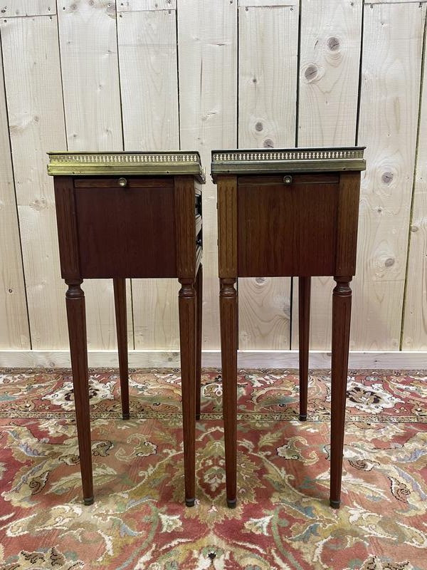 Paire de tables de chevets style Louis XVI avec tirette-photo-1