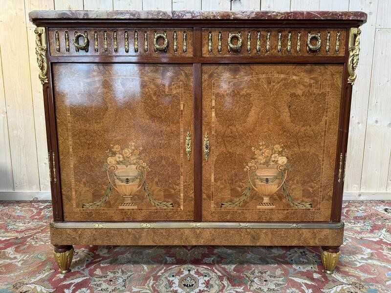 Buffet de style Louis Louis XVI en marqueterie 