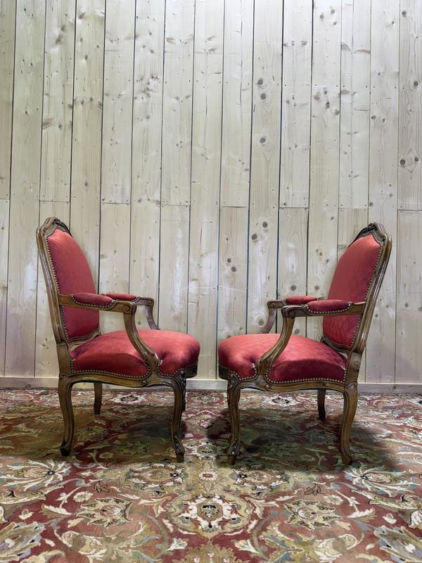 Paire de fauteuils cabriolets de style Louis XV soie Rouge -photo-4