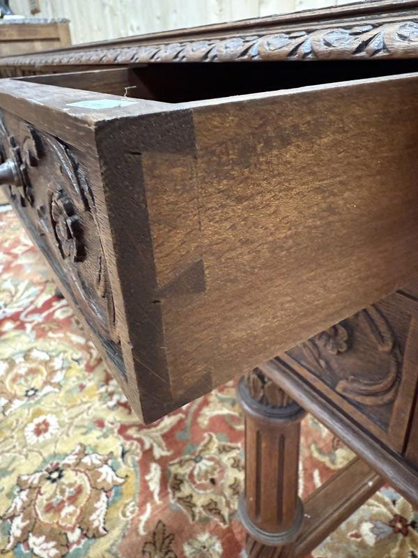 Bureau plat en chêne massif de style Renaissance -photo-3