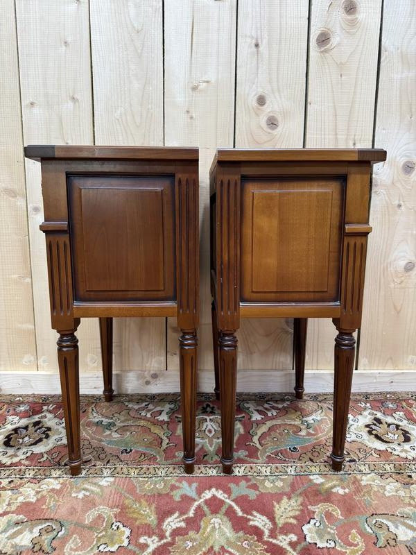 Paire de tables de chevets de style Louis XVI en merisier -photo-4